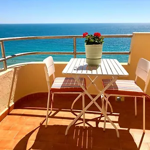 Gatu Bani Con Terraza Y Vista Frontal Al Mar Apartamento
